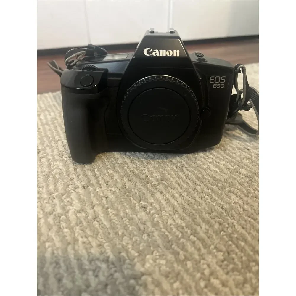 Canon EOS 650 35mm SLR Film Camera Body Only TESTED Works Needs Battery